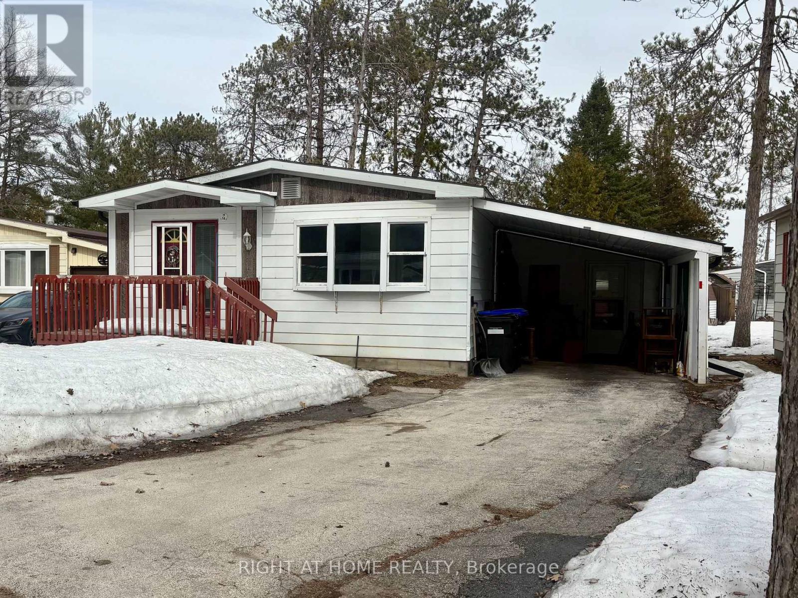 Detached at 14 SINCLAIR AVENUE S, Wasaga Beach
