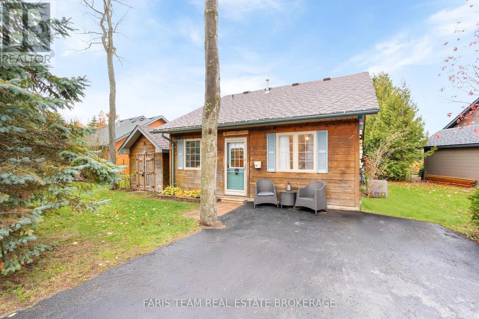 Detached at 12 CABIN CRESCENT, Wasaga Beach