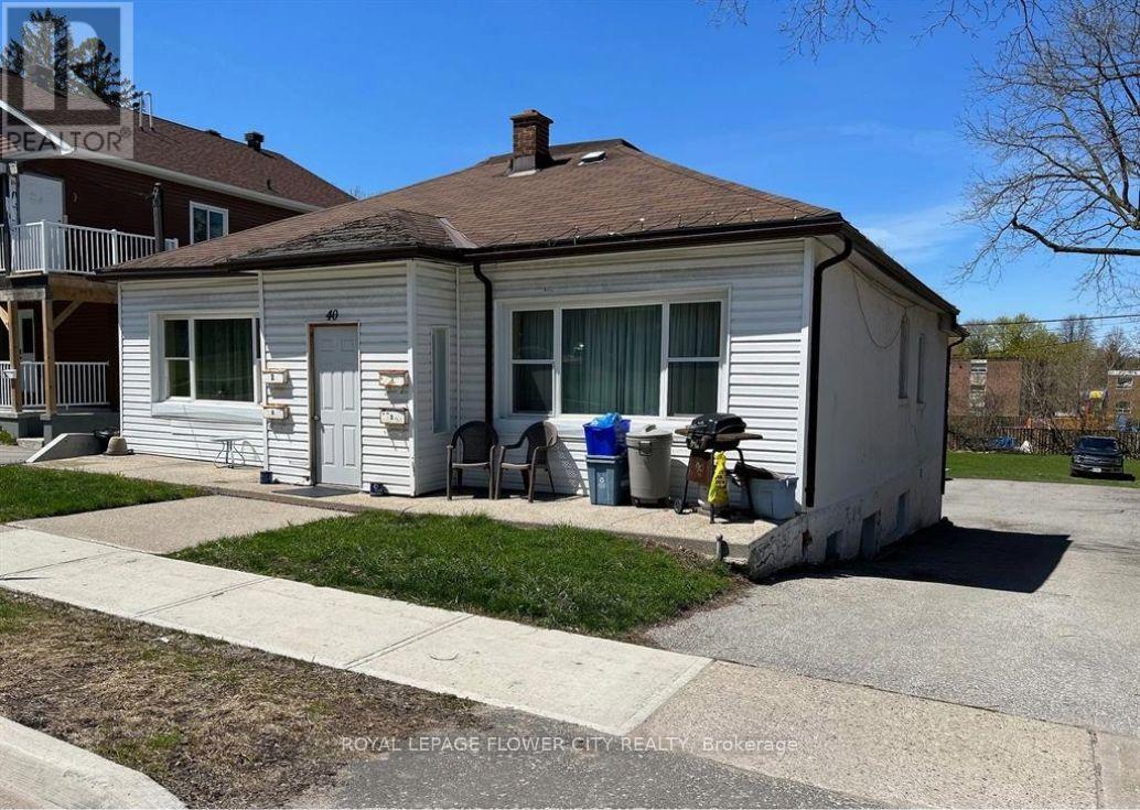 Detached at 40 PENETANG STREET, Barrie (Codrington)