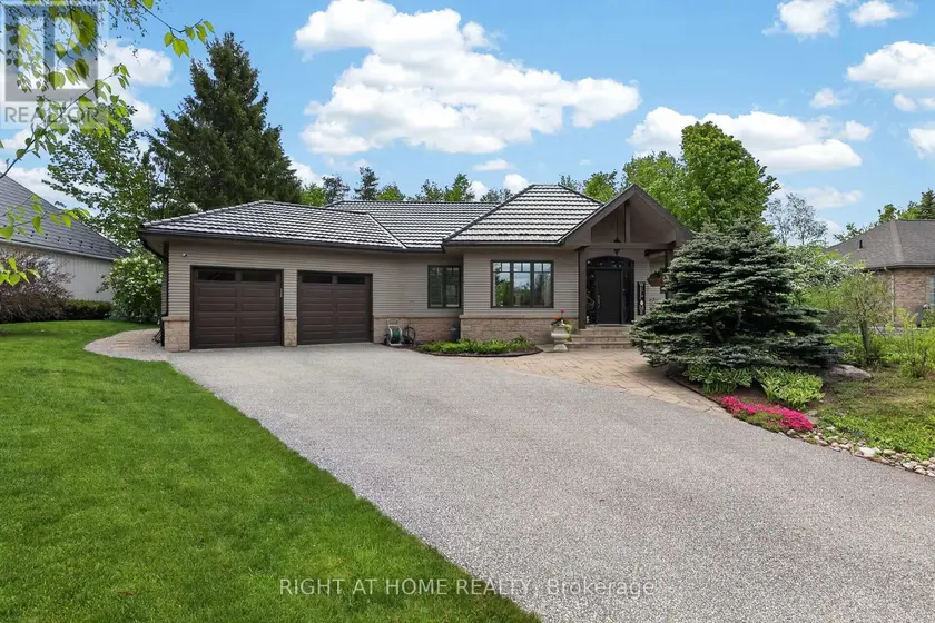 Detached at 13 ALPINE WAY, Oro-Medonte