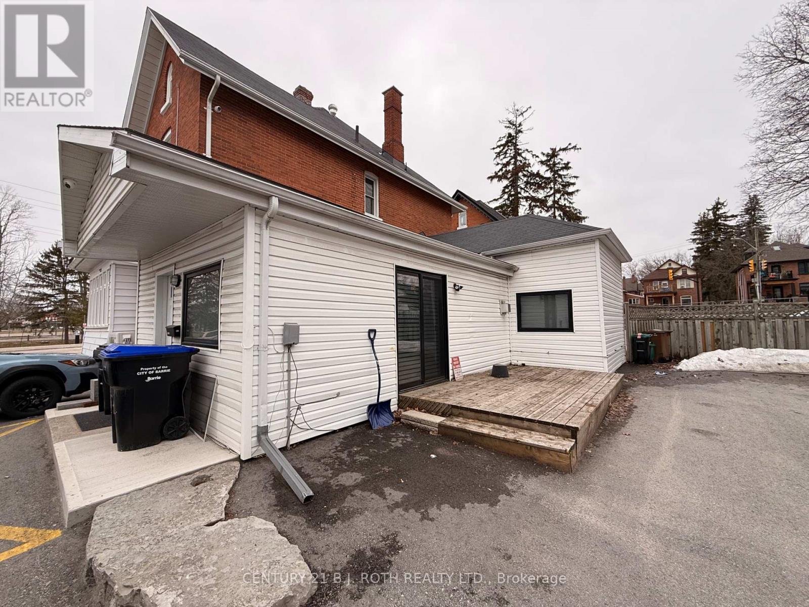 Semi-Detached/Link at BACK UNIT - 109 TORONTO STREET, Barrie