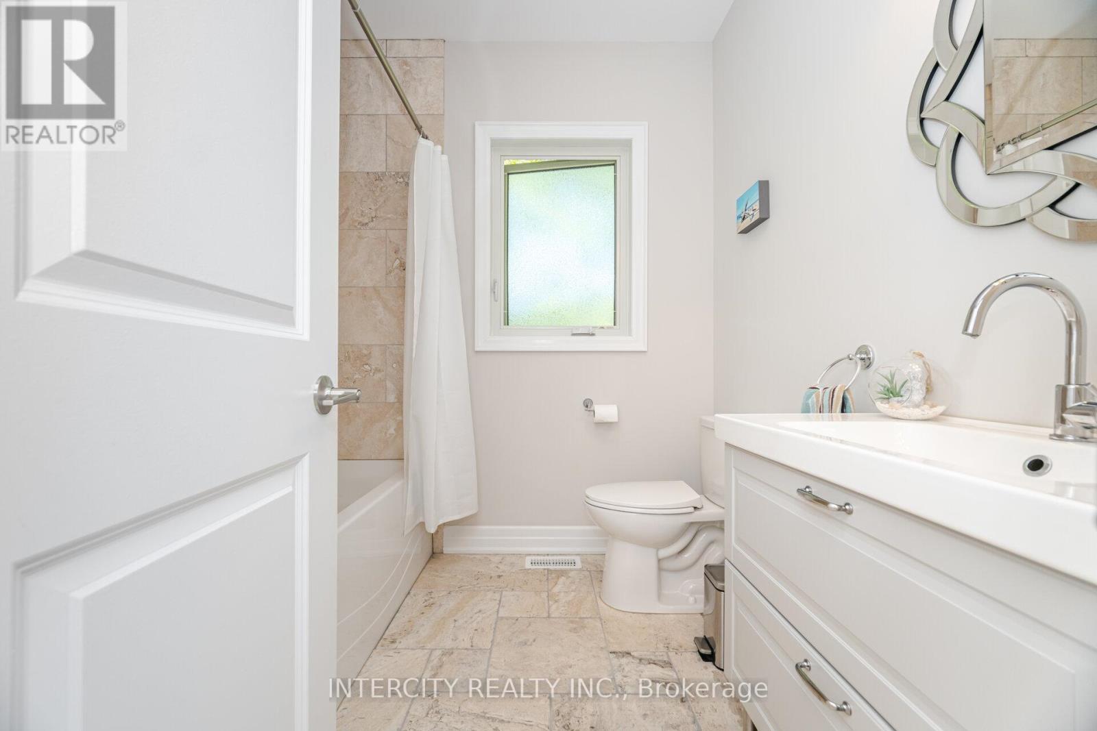 Detached at 41 TALL PINES DRIVE, Tiny