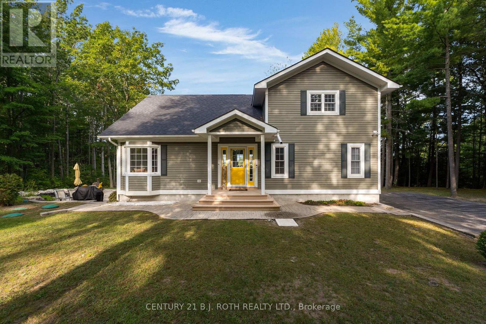 Detached at 2710 PORTAGE TRAIL, Springwater