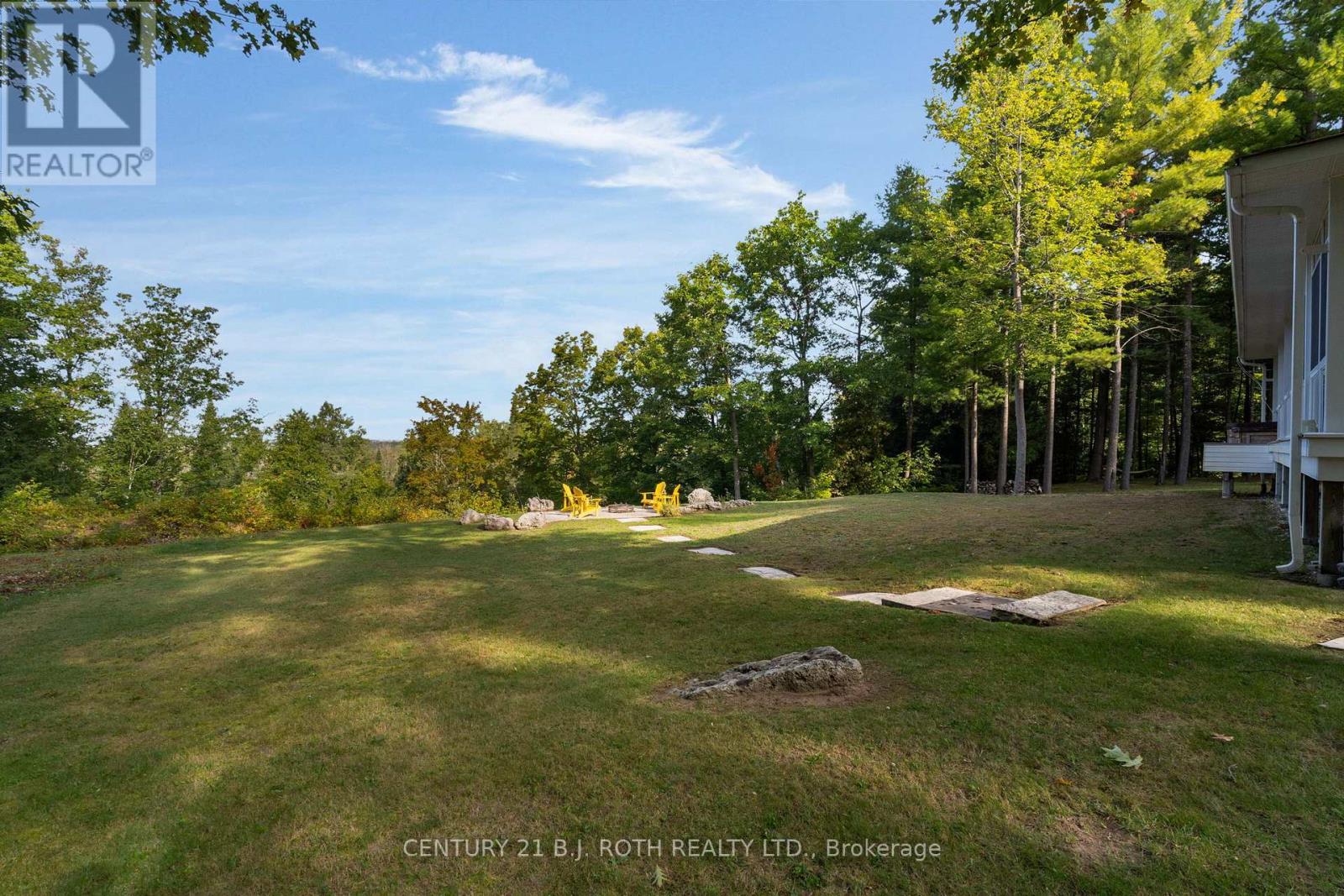 Detached at 2710 PORTAGE TRAIL, Springwater