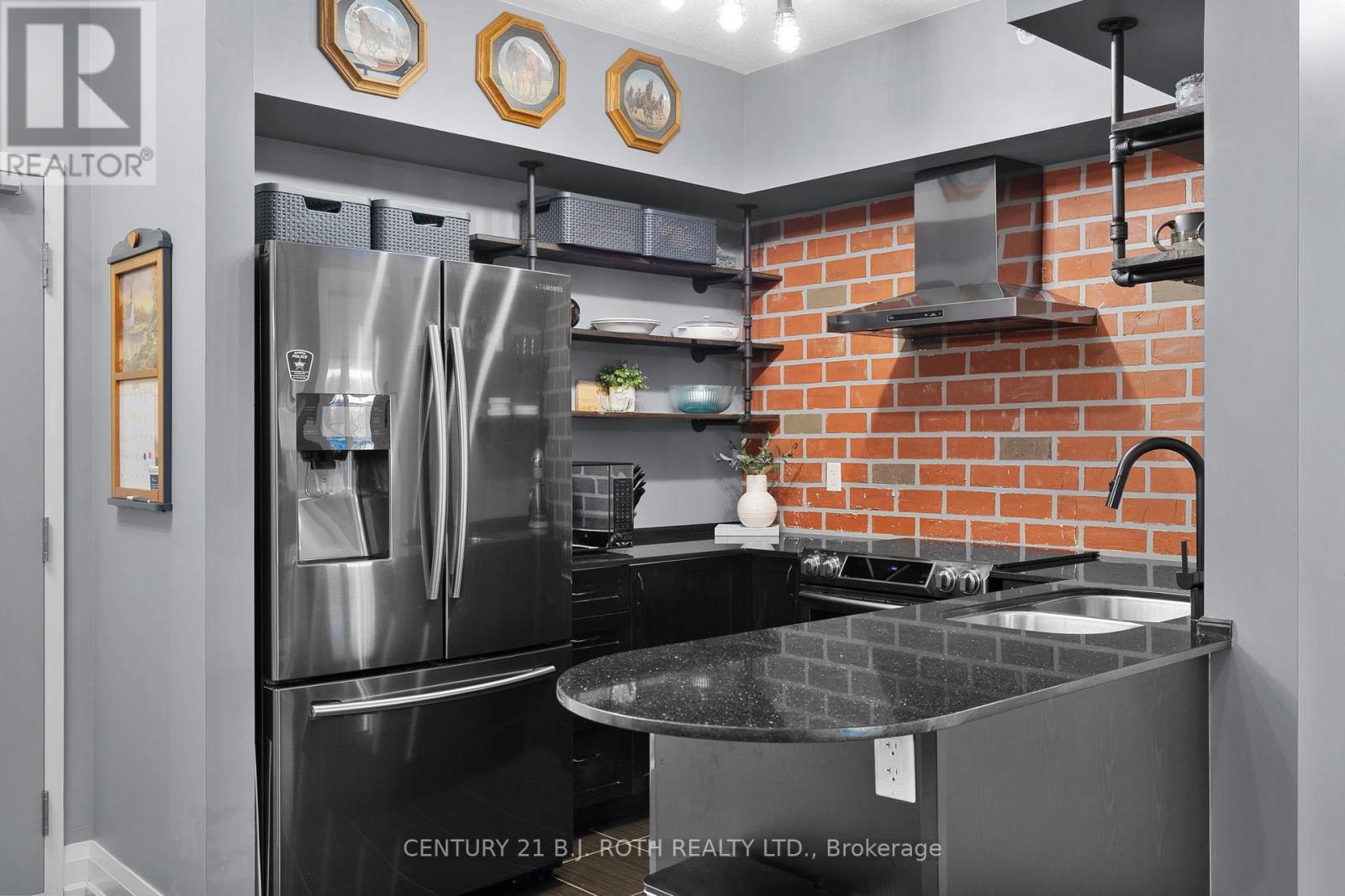Apartment at 207 - 5 GREENWICH STREET, Barrie