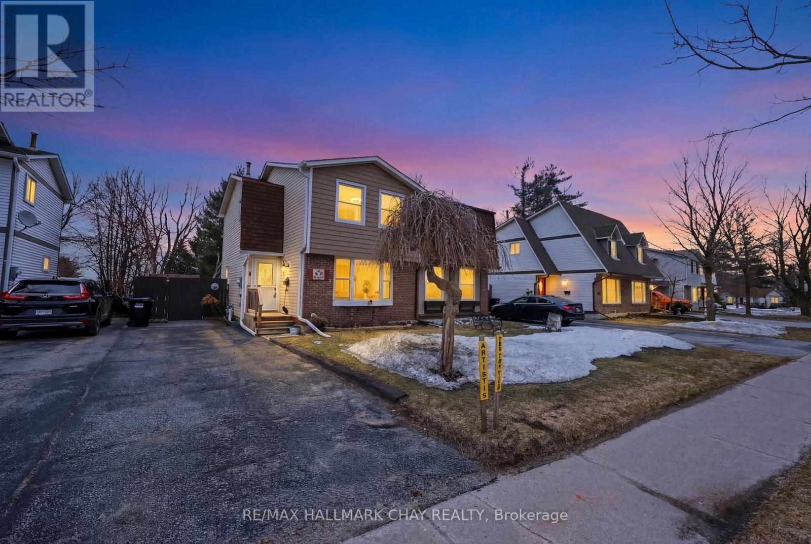 Semi-Detached/Link at 15 WILDE PLACE, Barrie (Letitia Heights)