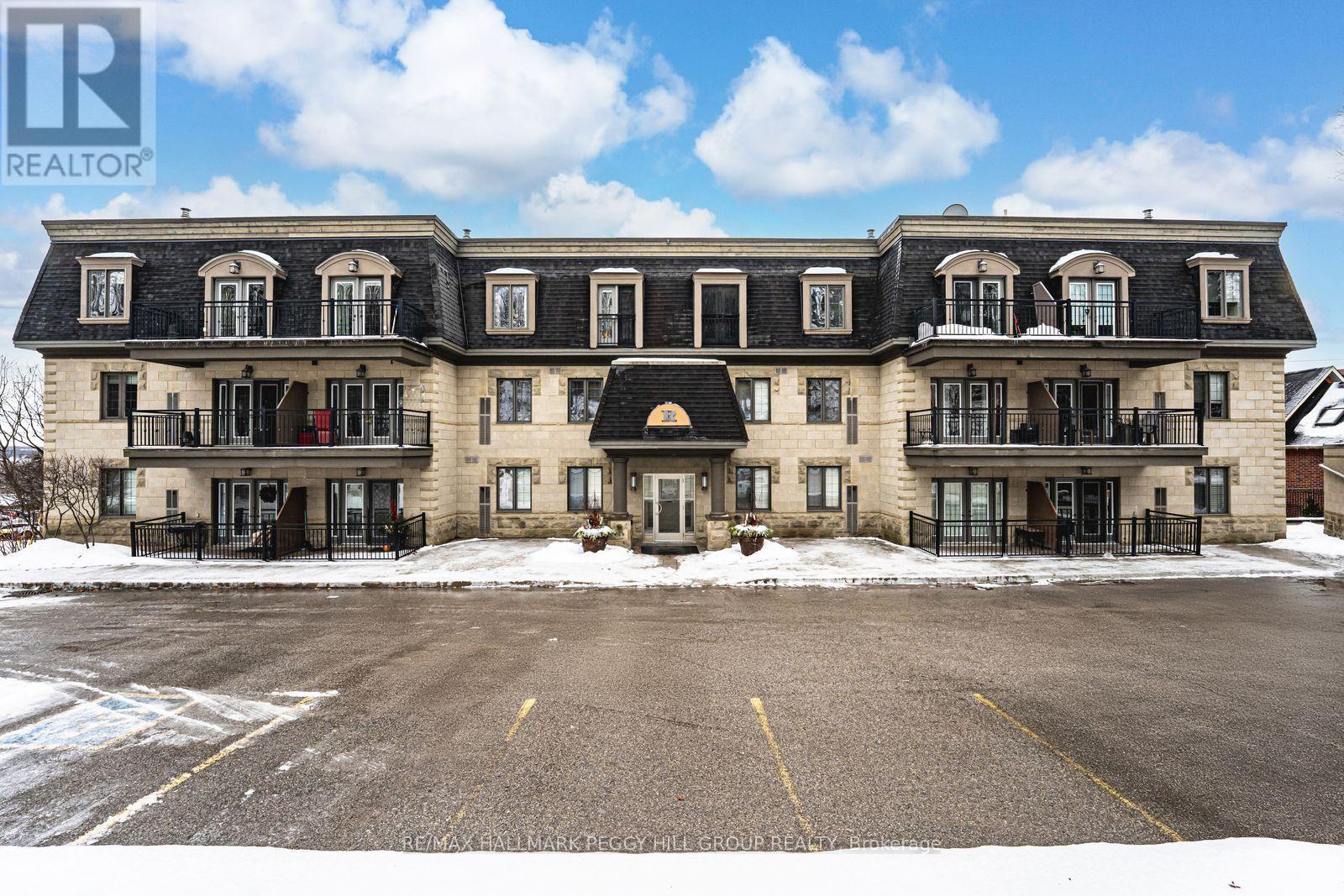 Apartment at 104 - 200 COLLIER STREET, Barrie (Codrington)