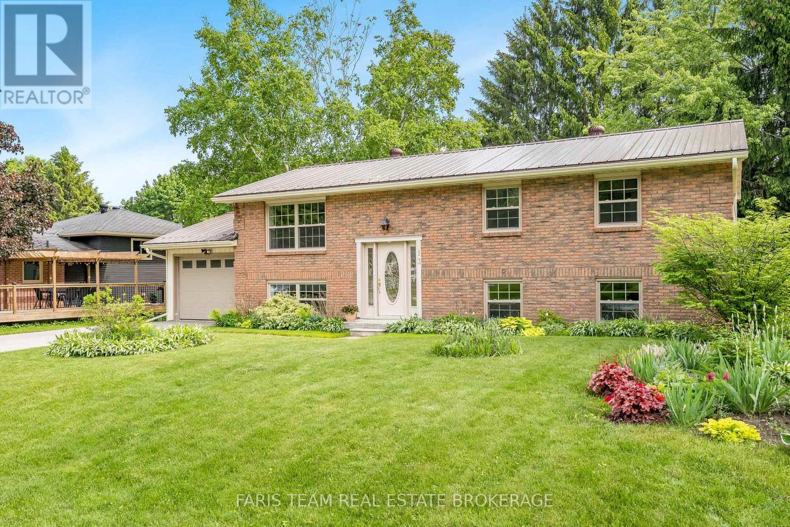 Detached at 13 JARDINE CRESCENT, Clearview (Creemore)