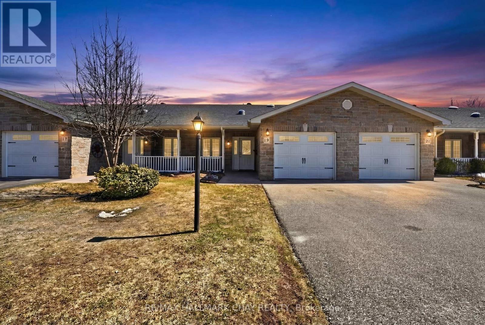 Townhouse at 19 GREENWAY DRIVE, Wasaga Beach