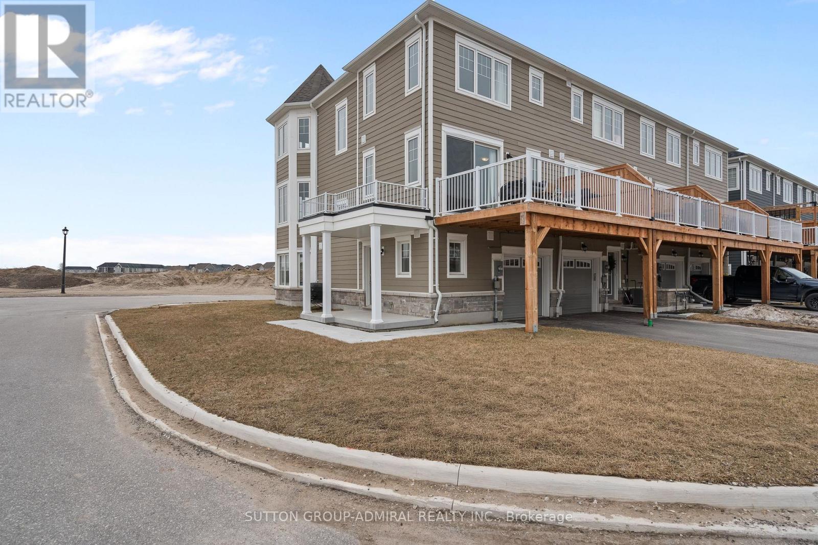 Townhouse at 83 SHELBURNE AVENUE, Wasaga Beach
