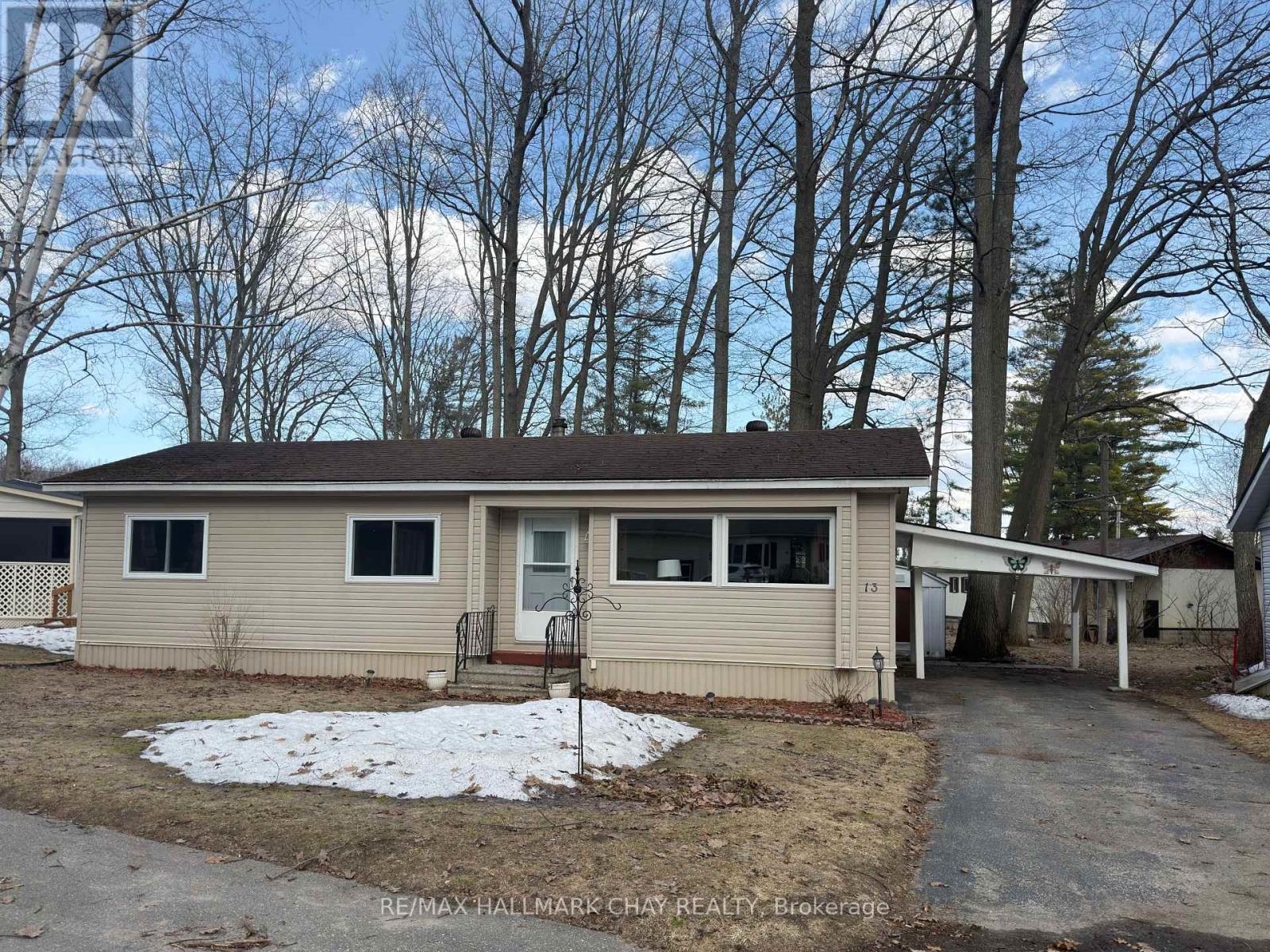 Detached at 13 CARRUTHERS STREET N, Wasaga Beach