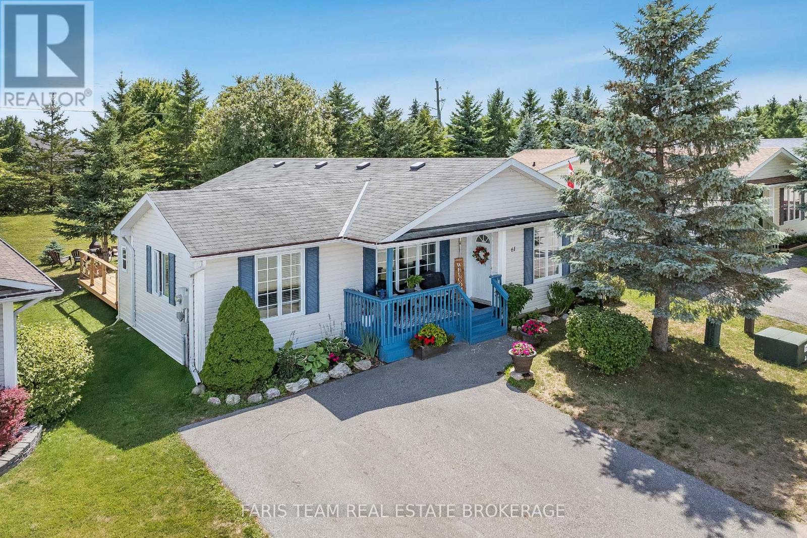 Detached at 61 PENNSYLVANIA AVENUE, Wasaga Beach