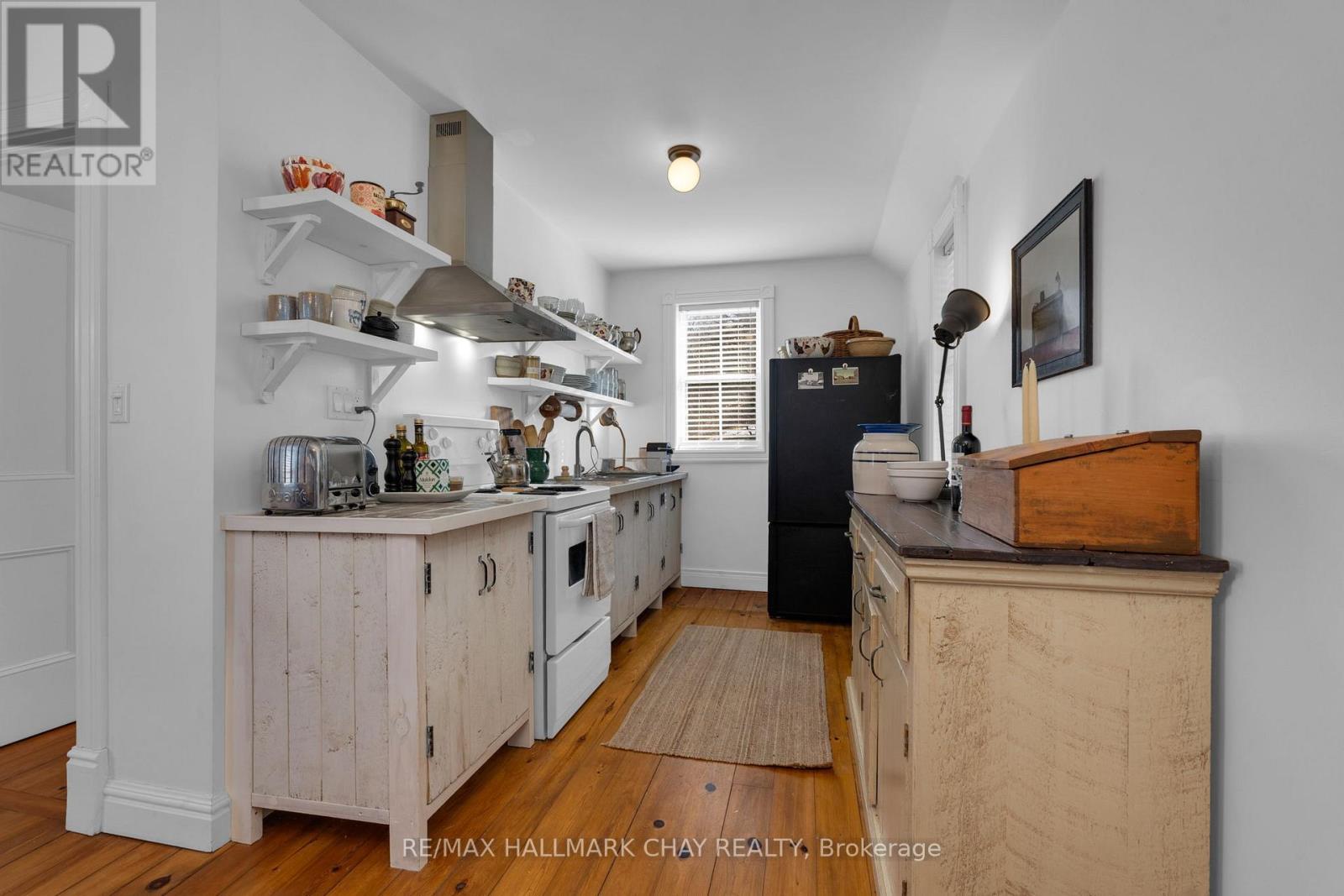 Detached at 8997 COUNTY ROAD 9, Clearview