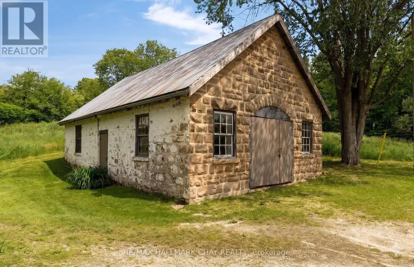 Detached at 8997 COUNTY ROAD 9, Clearview
