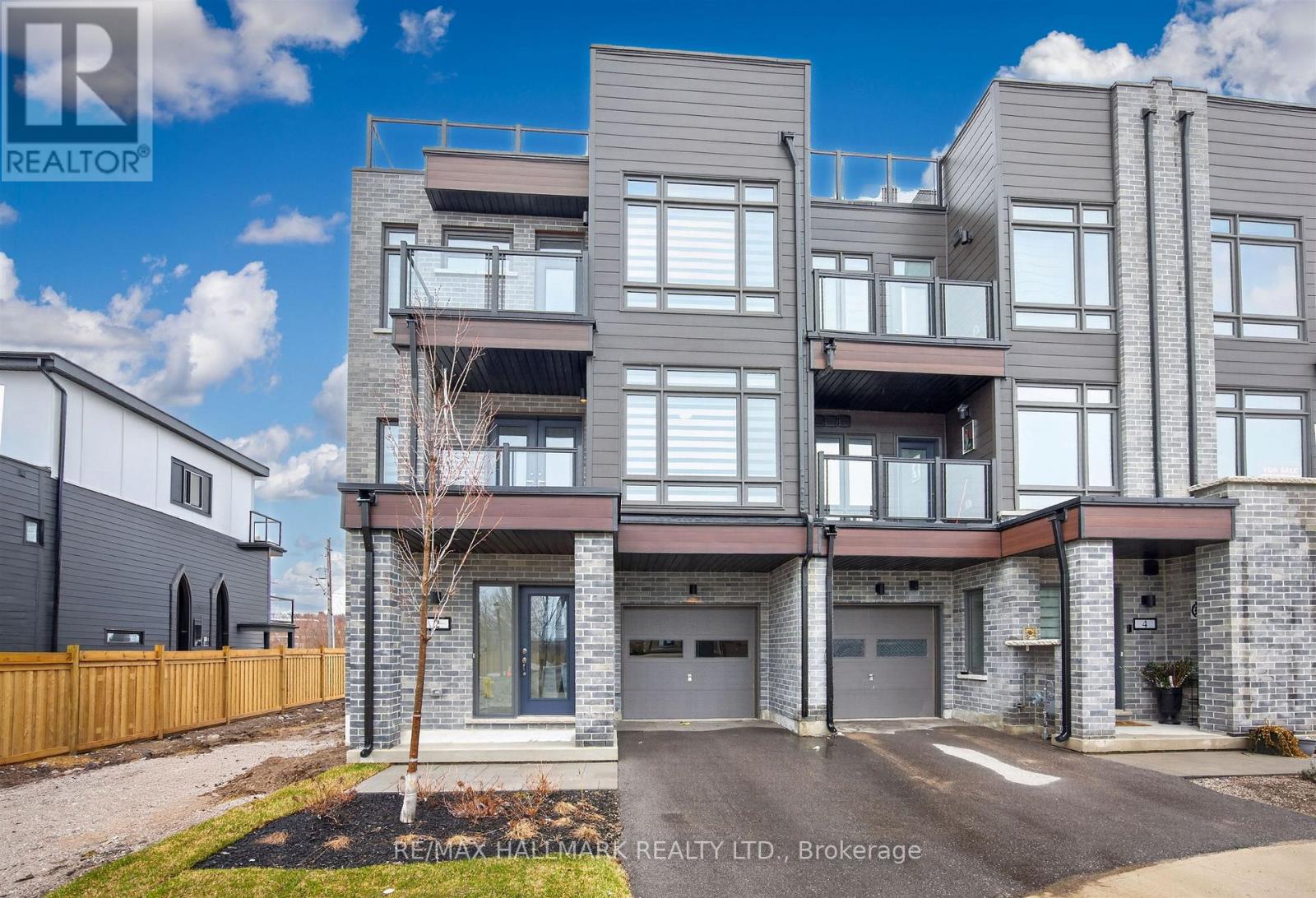 Townhouse at 2 WYN WOOD LANE, Orillia