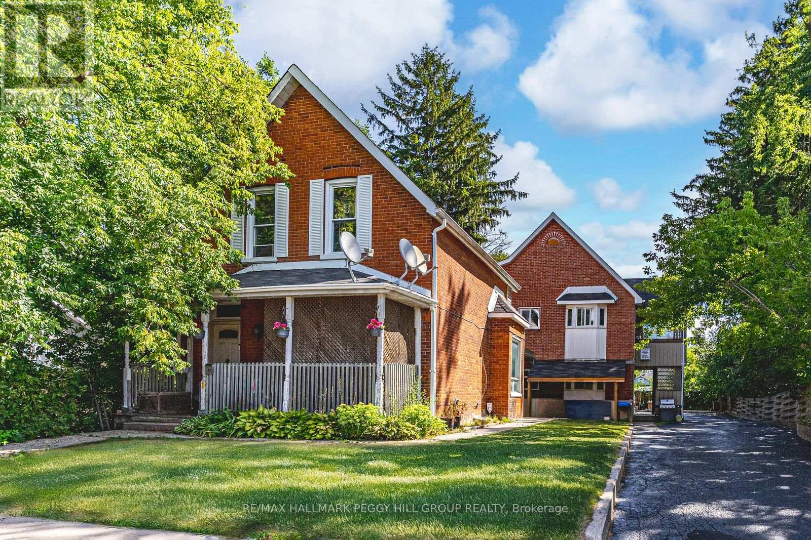 Multiplex at 81 INNISFIL STREET, Barrie (Sanford)