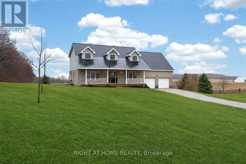 Detached at 6435 12/13 STAYNER SIDE ROAD, Clearview