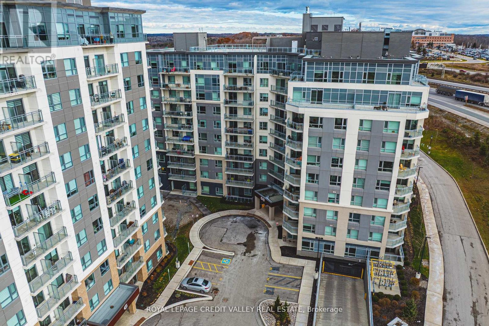 Apartment at 317 - 58 LAKESIDE TERRACE, Barrie (Little Lake)