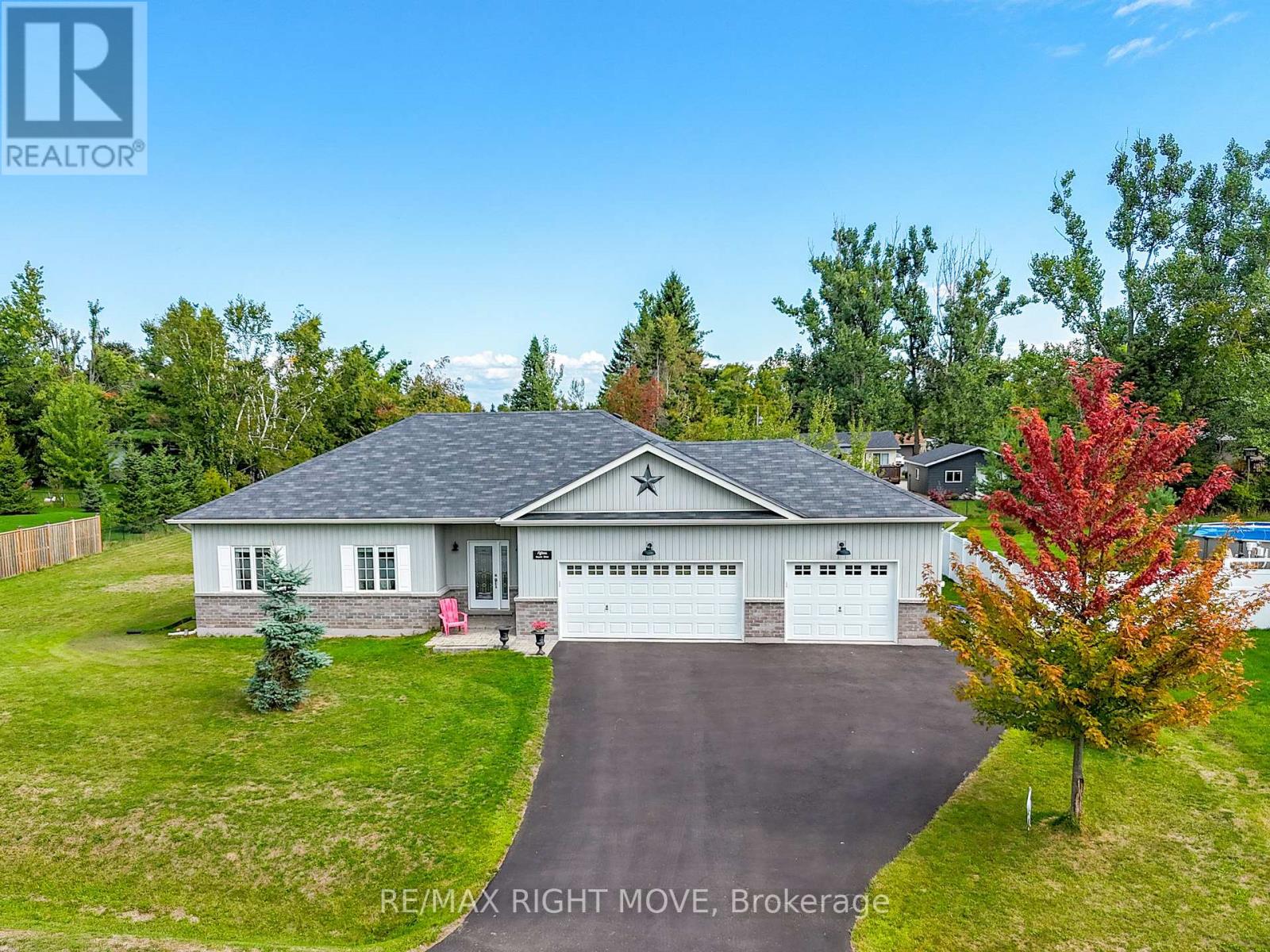 Detached at 15 KEYZER DRIVE, Oro-Medonte (Warminster)