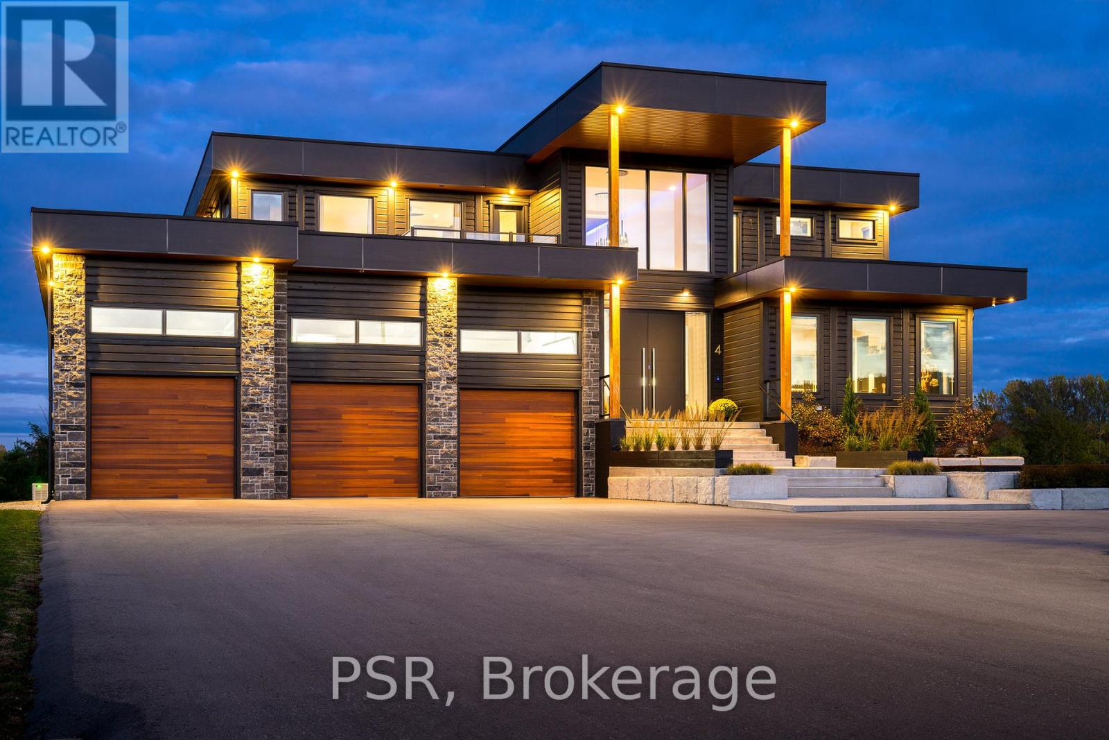 Detached at 4 RAINTREE COURT, Clearview