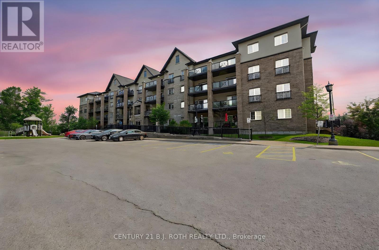 Apartment at 303 - 40 FERNDALE DRIVE S, Barrie (Ardagh)