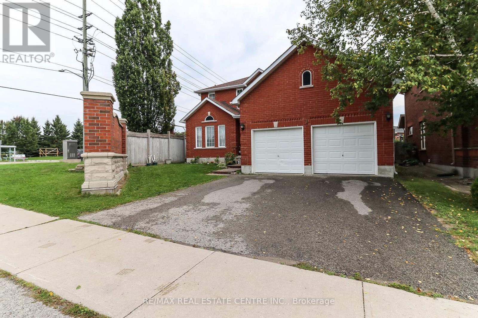 Multiplex at 1 SANDRINGHAM DRIVE, Barrie (Innis-Shore)