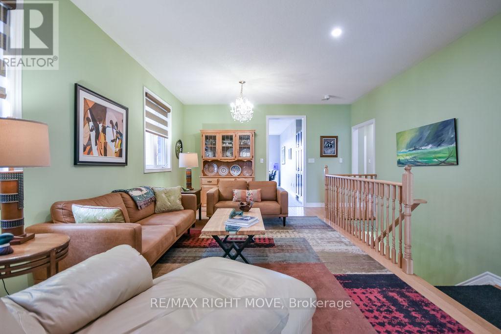 Detached at 3111 EMPEROR DRIVE, Orillia