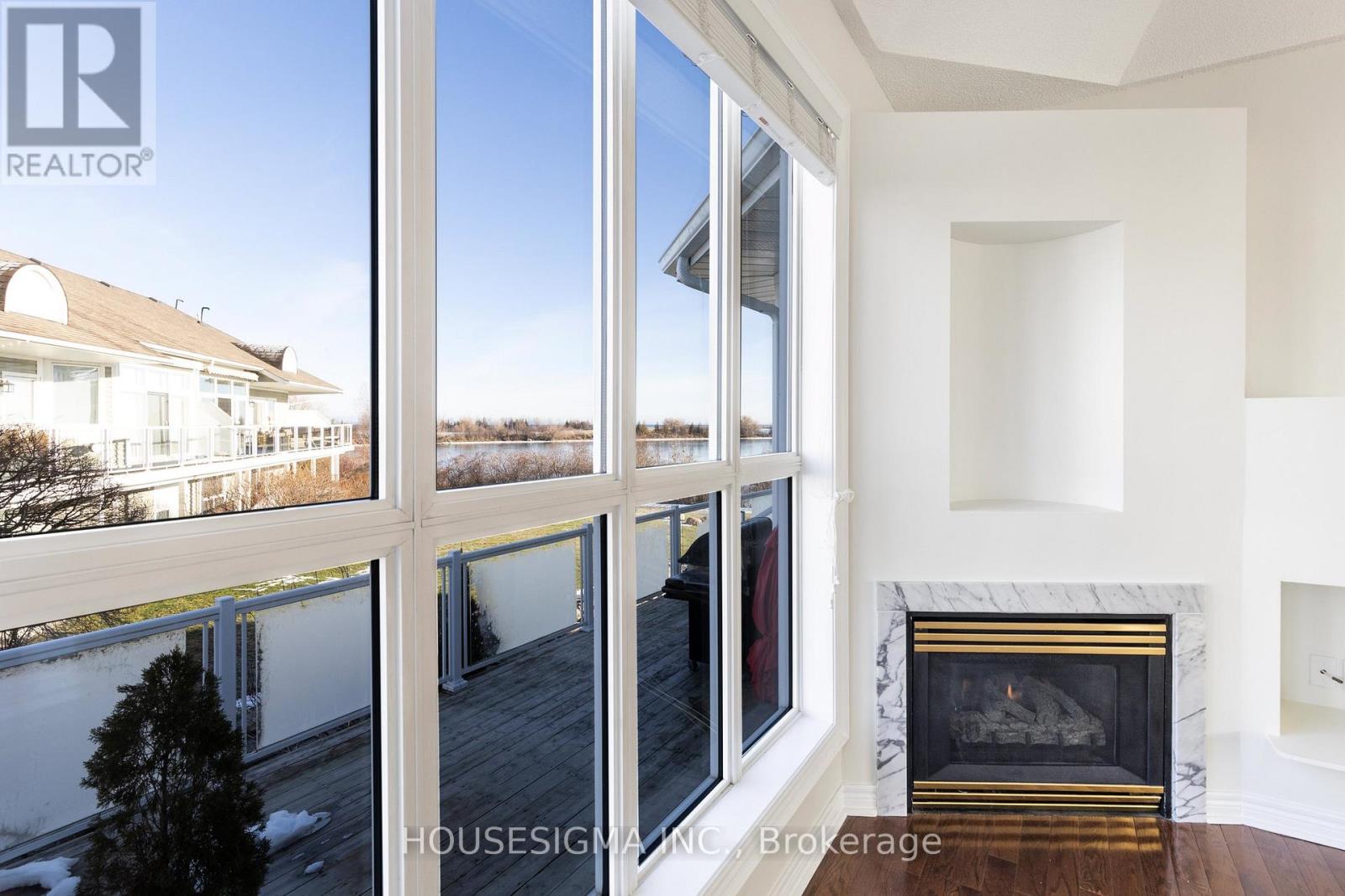 Townhouse at 10 - 15 CRANBERRY QUAY, Collingwood