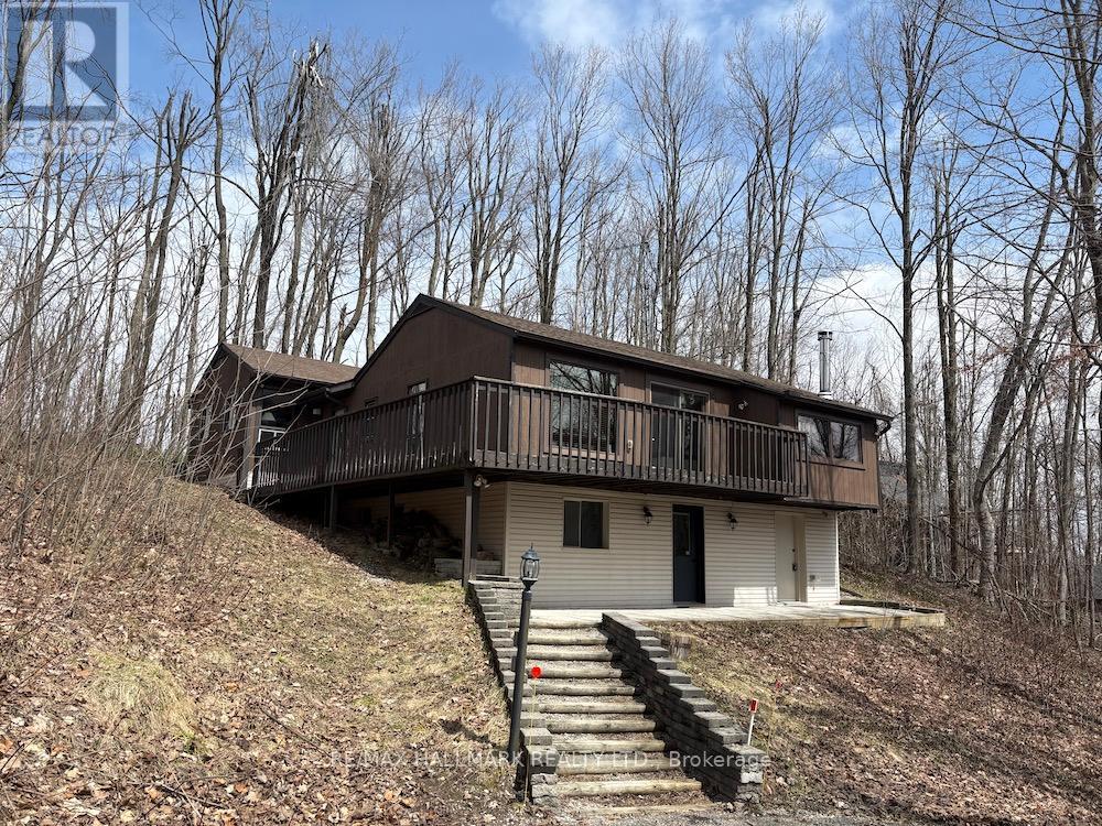 Detached at 33 HURON WOODS DRIVE, Oro-Medonte (Sugarbush)