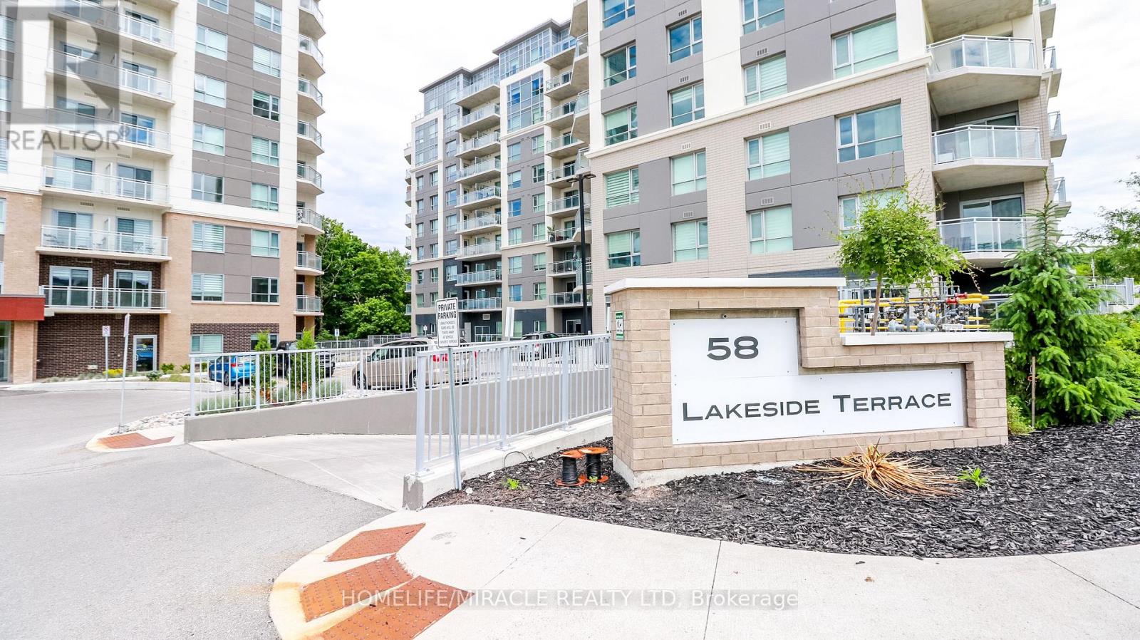 Apartment at 501 - 58 LAKESIDE TERRACE, Barrie (Little Lake)