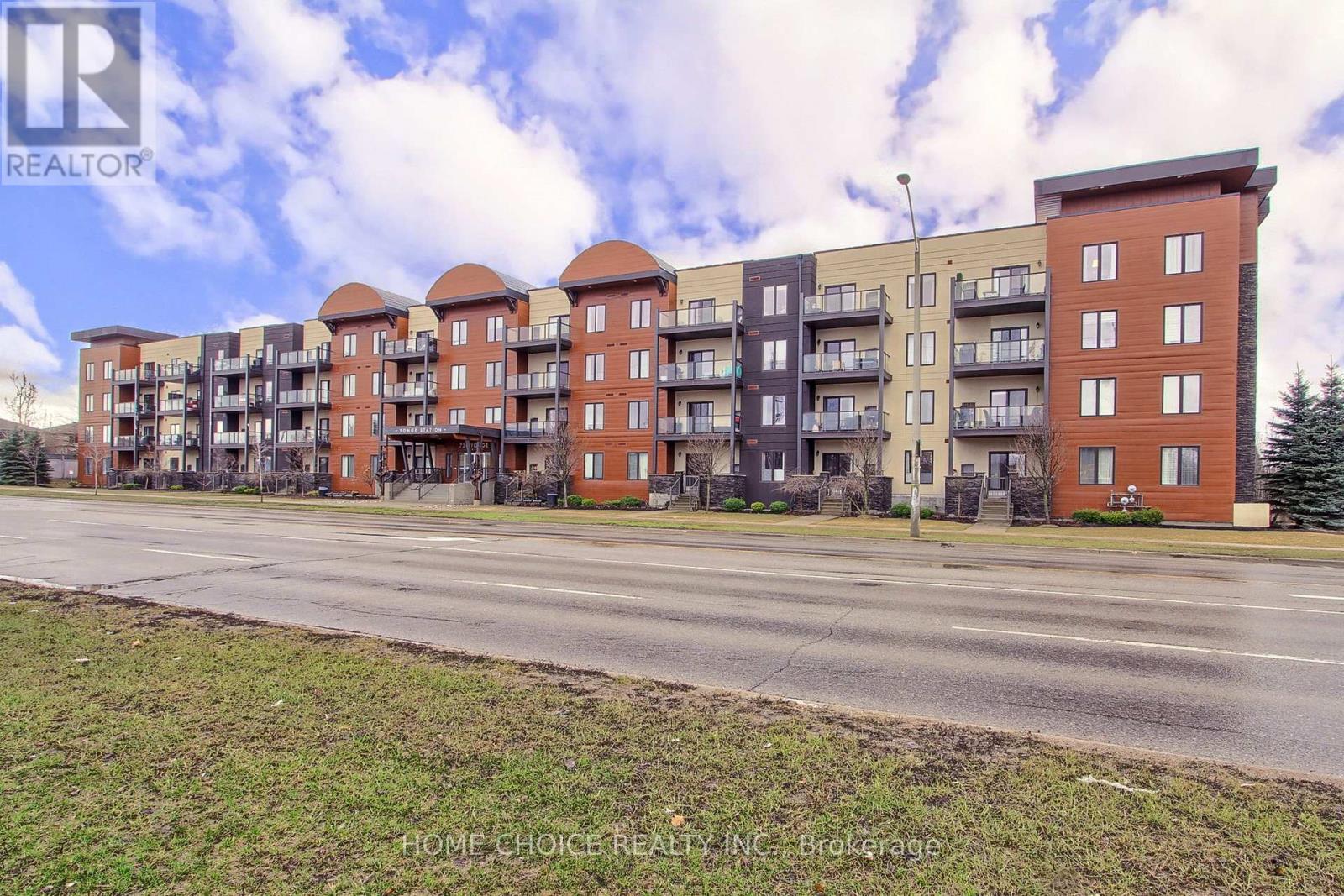 Apartment at 301 - 720 YONGE STREET E, Barrie (Painswick South)