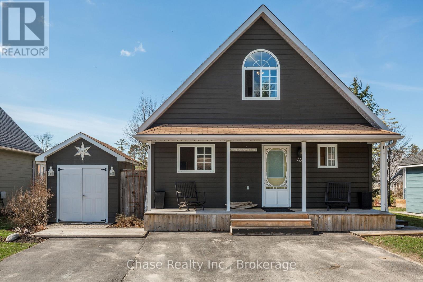 Detached at 42 MADAWASKA TRAIL, Wasaga Beach