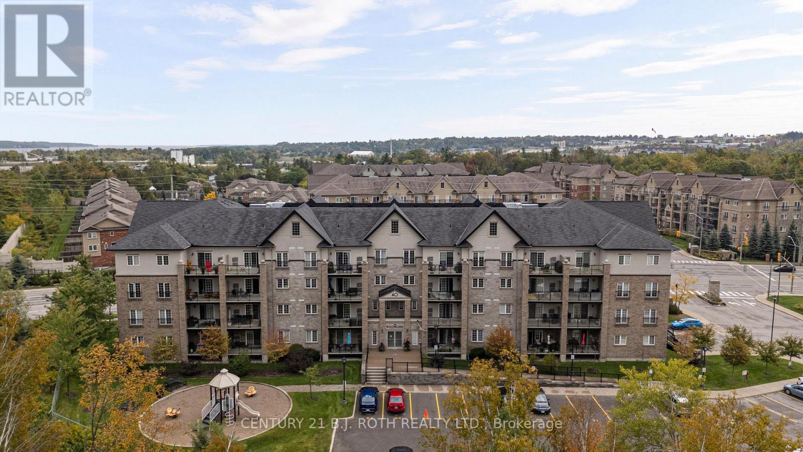 Apartment at 204 - 40 FERNDALE DRIVE S, Barrie (Ardagh)