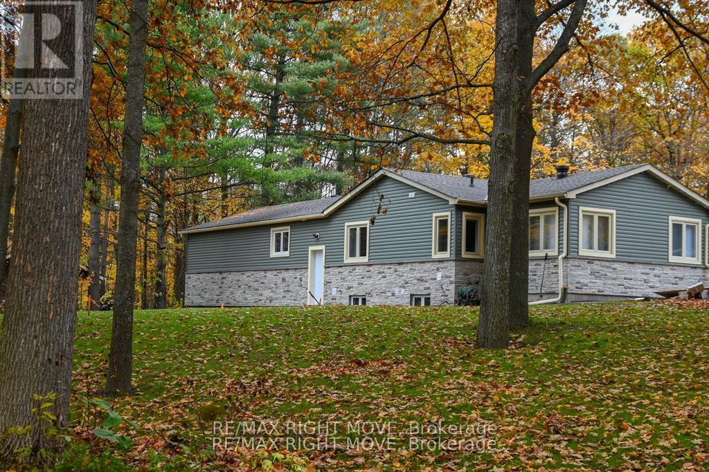 Other at 32 MILLS CIRCLE, Springwater (Midhurst)