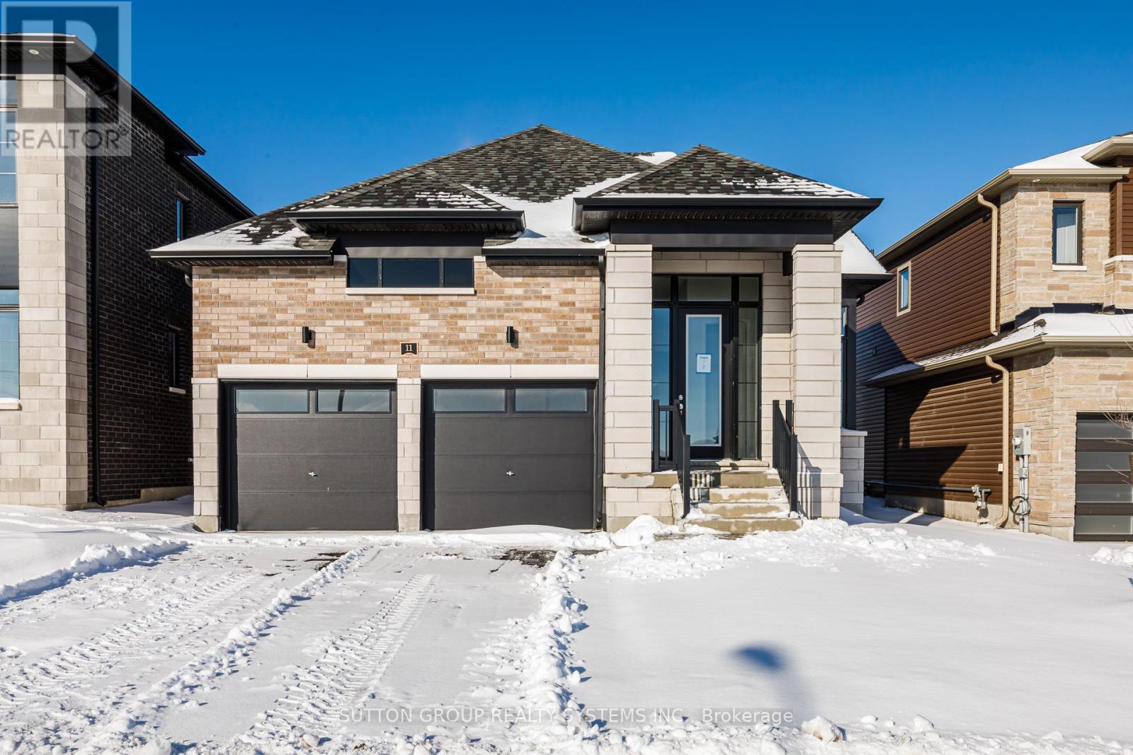 Detached at 11 SUN VALLEY AVENUE, Wasaga Beach