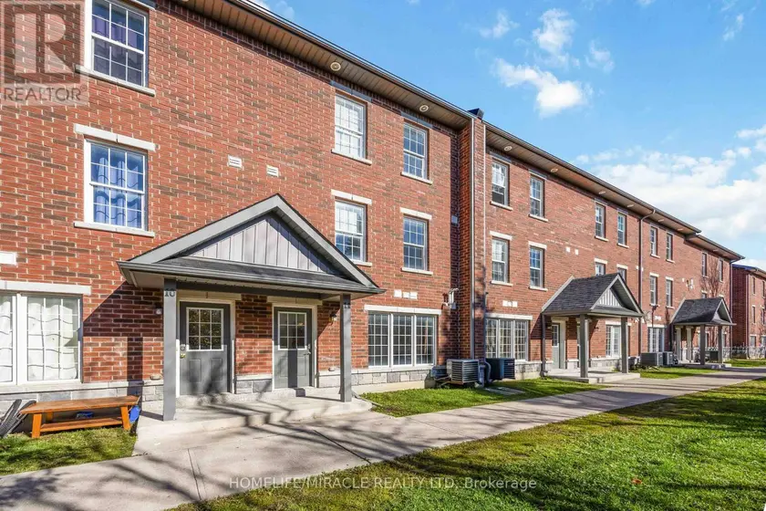Townhouse at 11 - 244 PENETANGUISHENE ROAD, Barrie