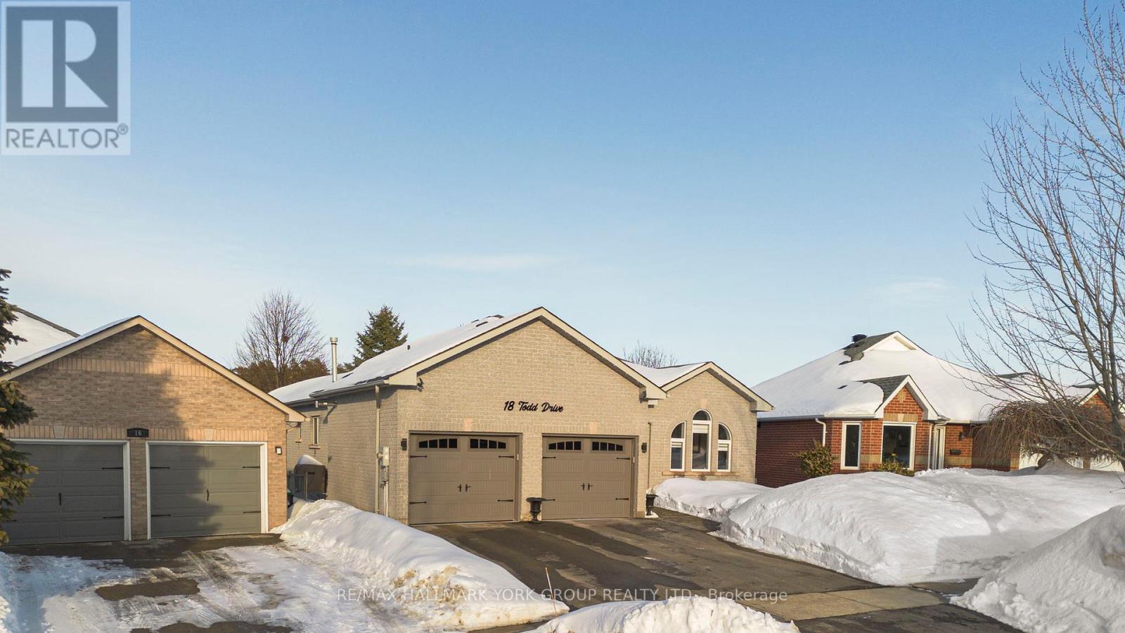 Detached at 18 TODD DRIVE, Barrie