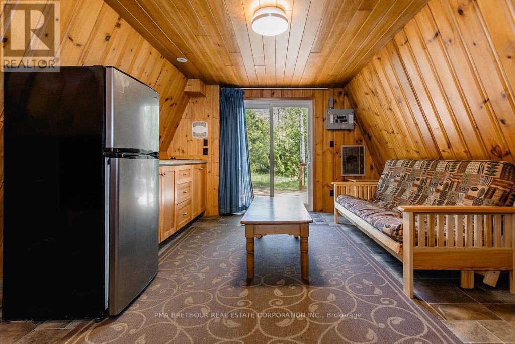 Detached at 56 BIRCH TRAIL, Wasaga Beach