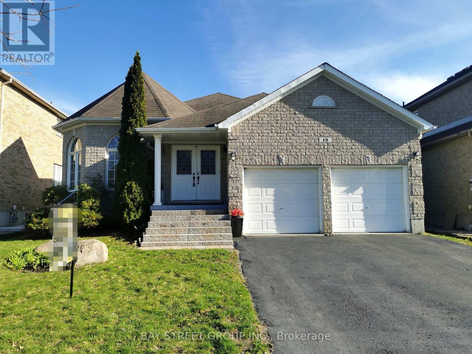 Detached at 19 FALCON CRESCENT, Barrie (Innis-Shore)