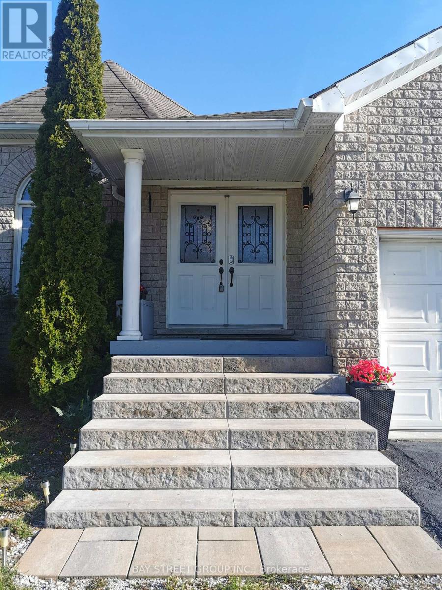 Detached at 19 FALCON CRESCENT, Barrie