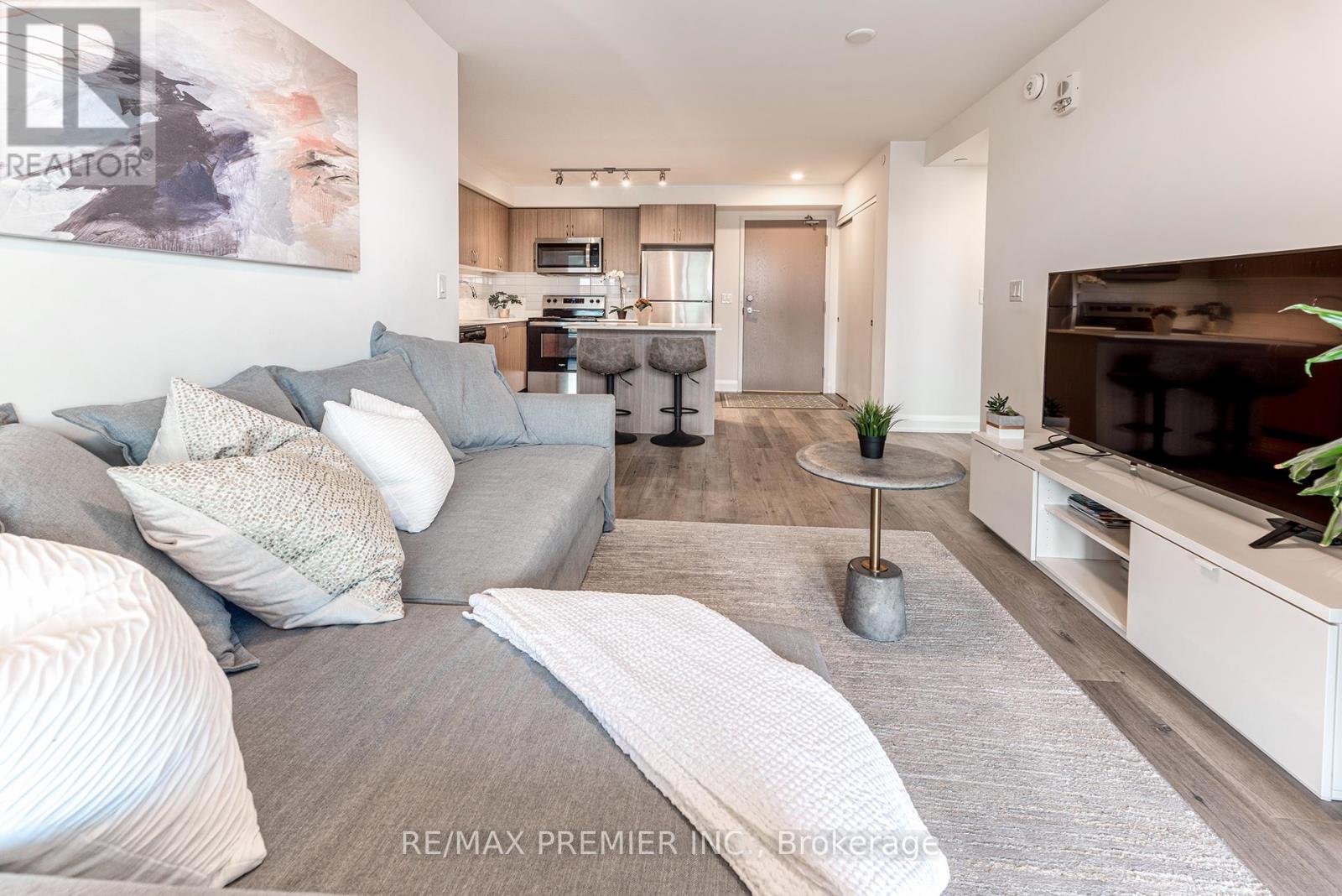 Apartment at 908 - 58 LAKESIDE TERRACE, Barrie (Little Lake)