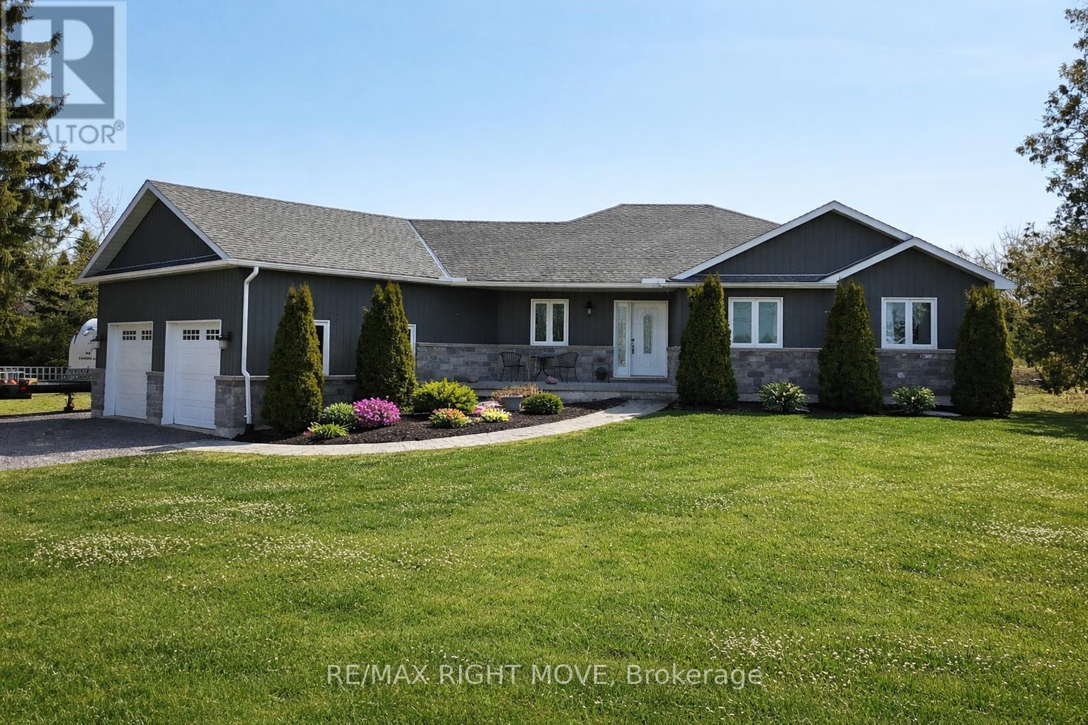 Detached at 1499 15/16 SIDE ROAD E, Oro-Medonte