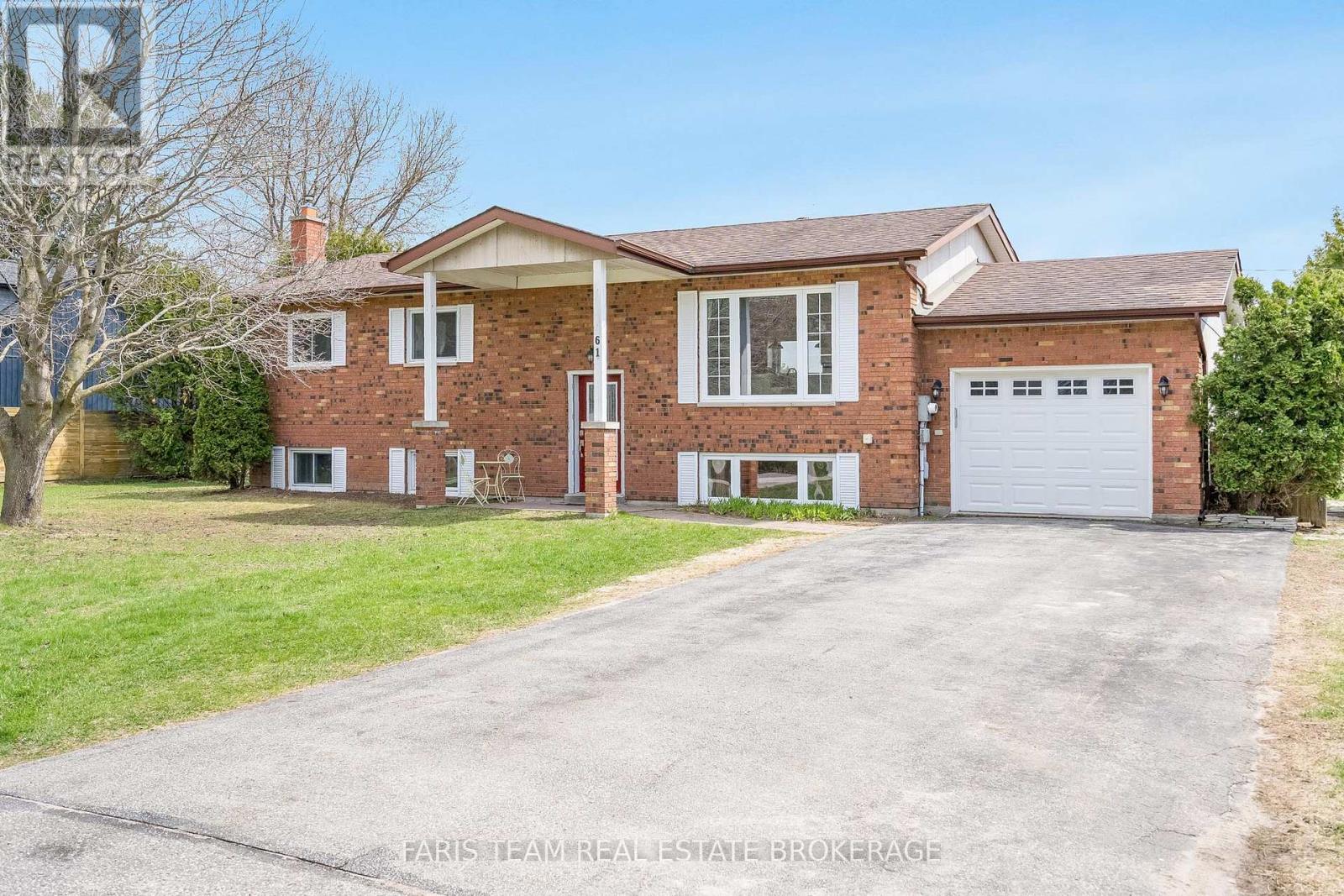 Detached at 61 MILL STREET E, Springwater