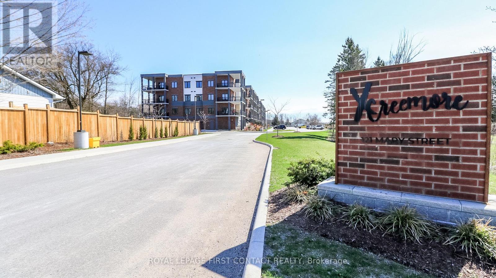Apartment at 210 - 121 MARY STREET, Clearview (Creemore)
