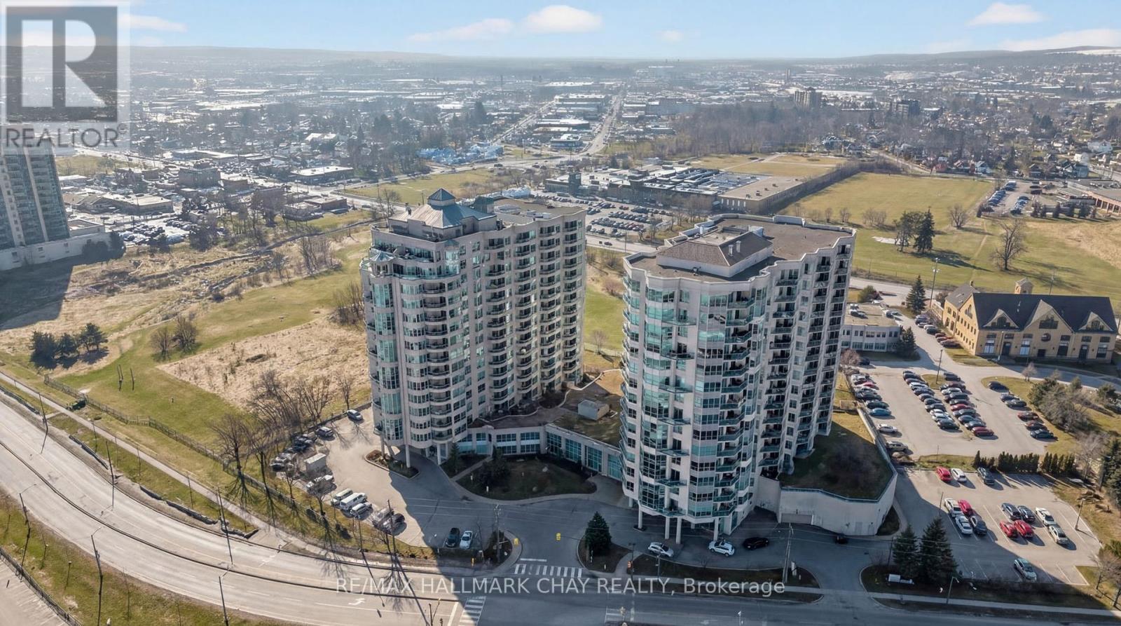 Apartment at 1205 - 2 TORONTO STREET, Barrie (City Centre)