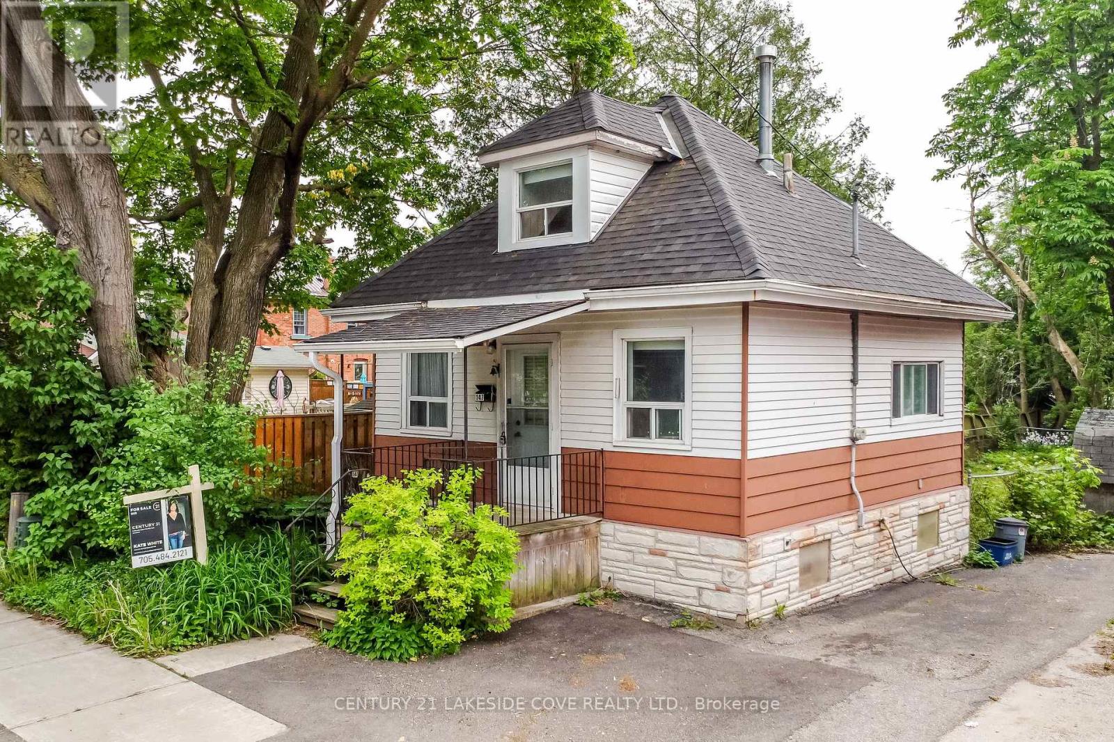 Detached at 147 DUFFERIN STREET, Orillia
