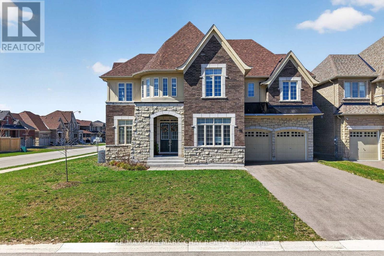 Detached at 12 THOMPSON WAY, Springwater (Centre Vespra)