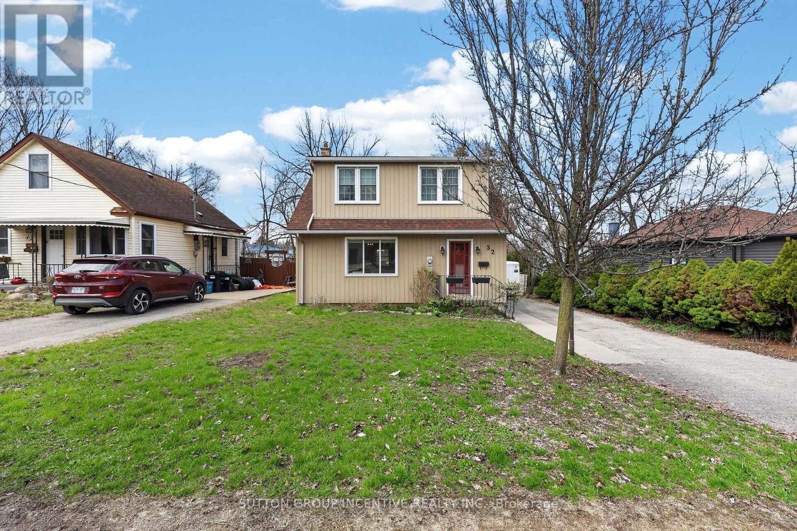Detached at 32 ADELAIDE STREET, Barrie (Allandale)