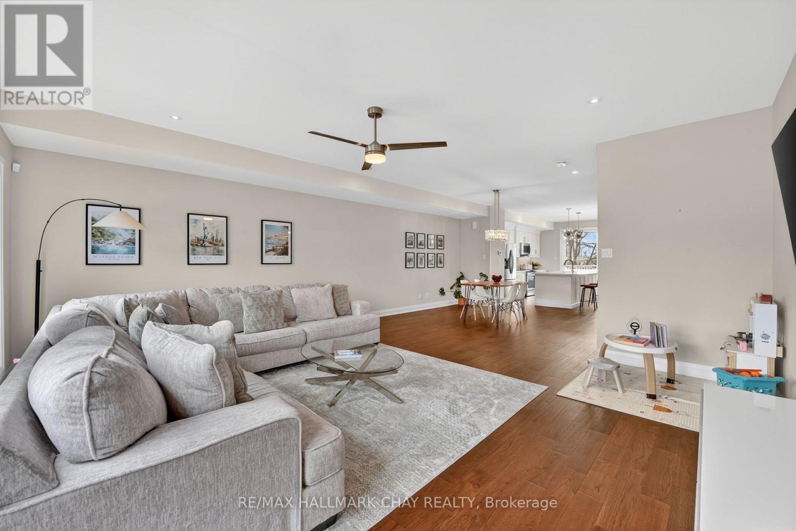 Townhouse at 84 CLAPPERTON STREET, Barrie