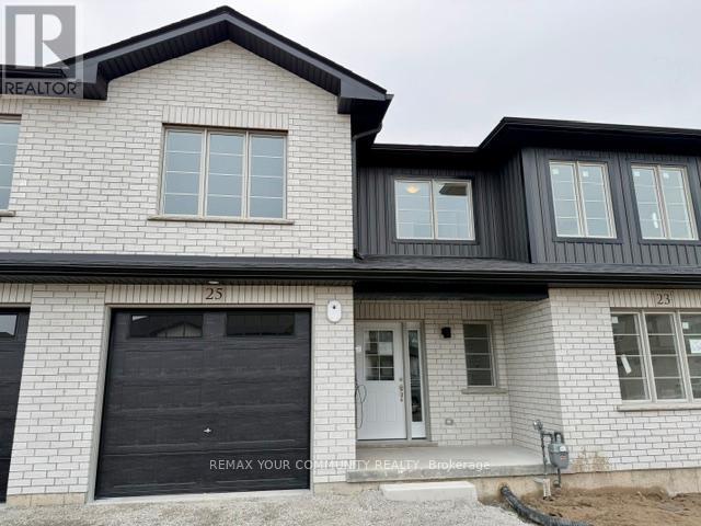 Townhouse at 25 STRATH CRESCENT, Springwater (Elmvale)